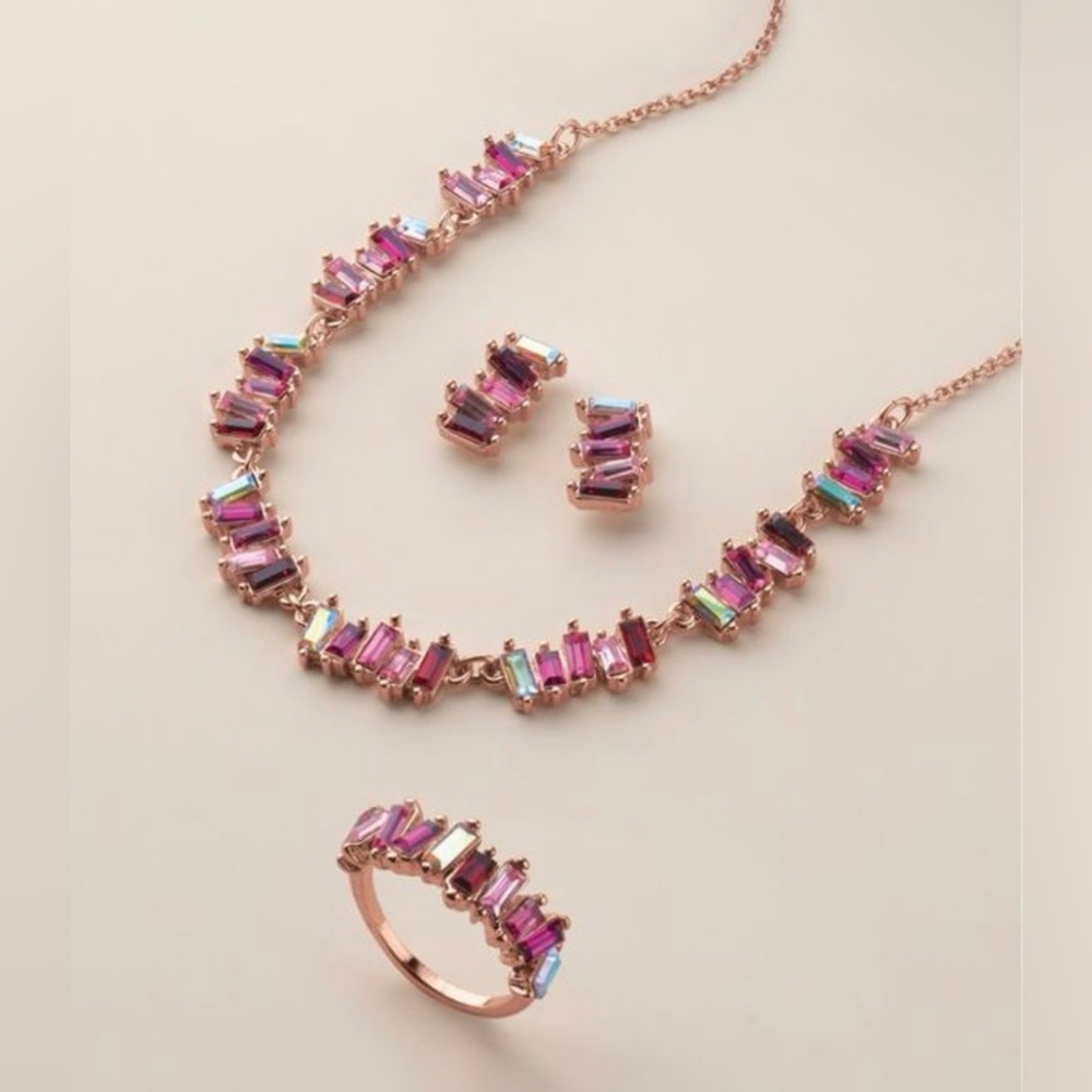 Avon Links ( Digital Brochure! ) - Picture 4 of 8